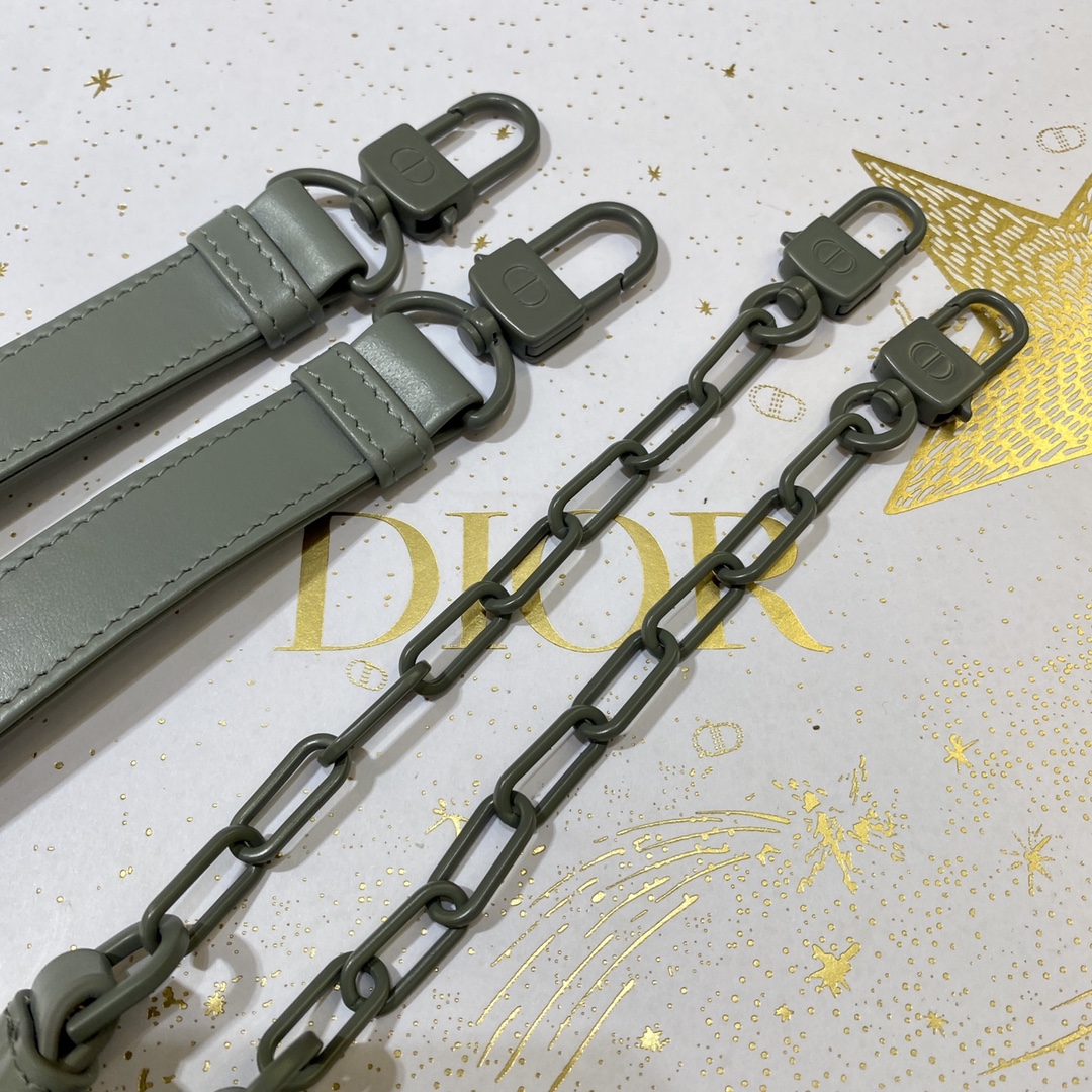 Dior Lady D-Joy is a classic style of the Goliath Bible