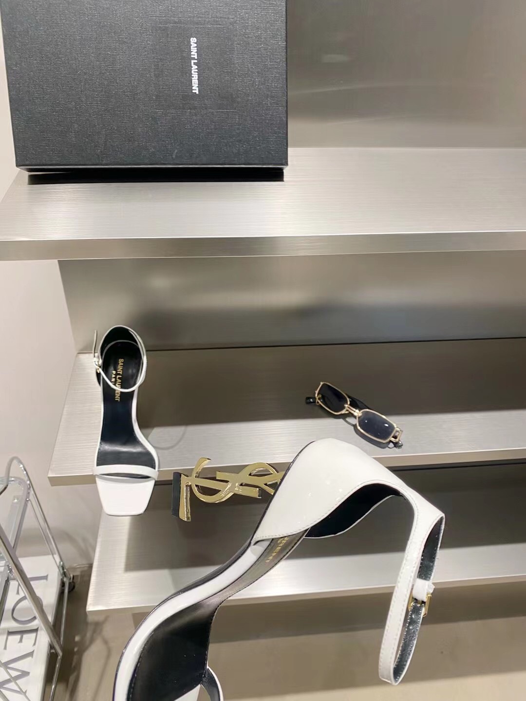 𝙎𝙖𝙞𝙣𝙩 𝙇𝙖𝙪𝙧𝙚𝙣𝙩 | 𝟐𝟎𝟐𝟏/𝐒𝐒 𝐧𝐞𝐰 YSL｜A beautiful classic Alphabet high-heeled sandals