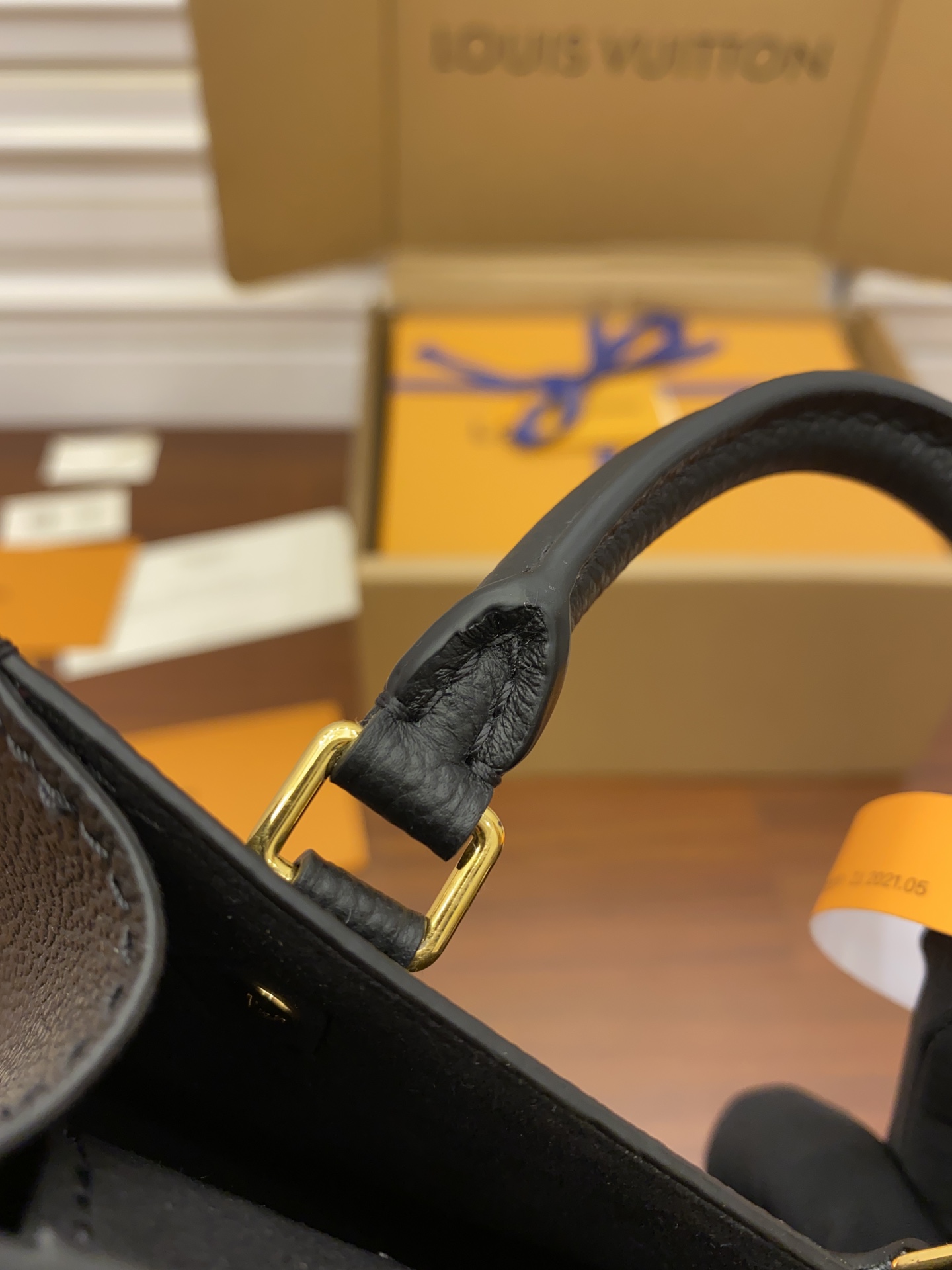 Louis Vuitton M80478 leather is genuine OEM Italian A-grade leather