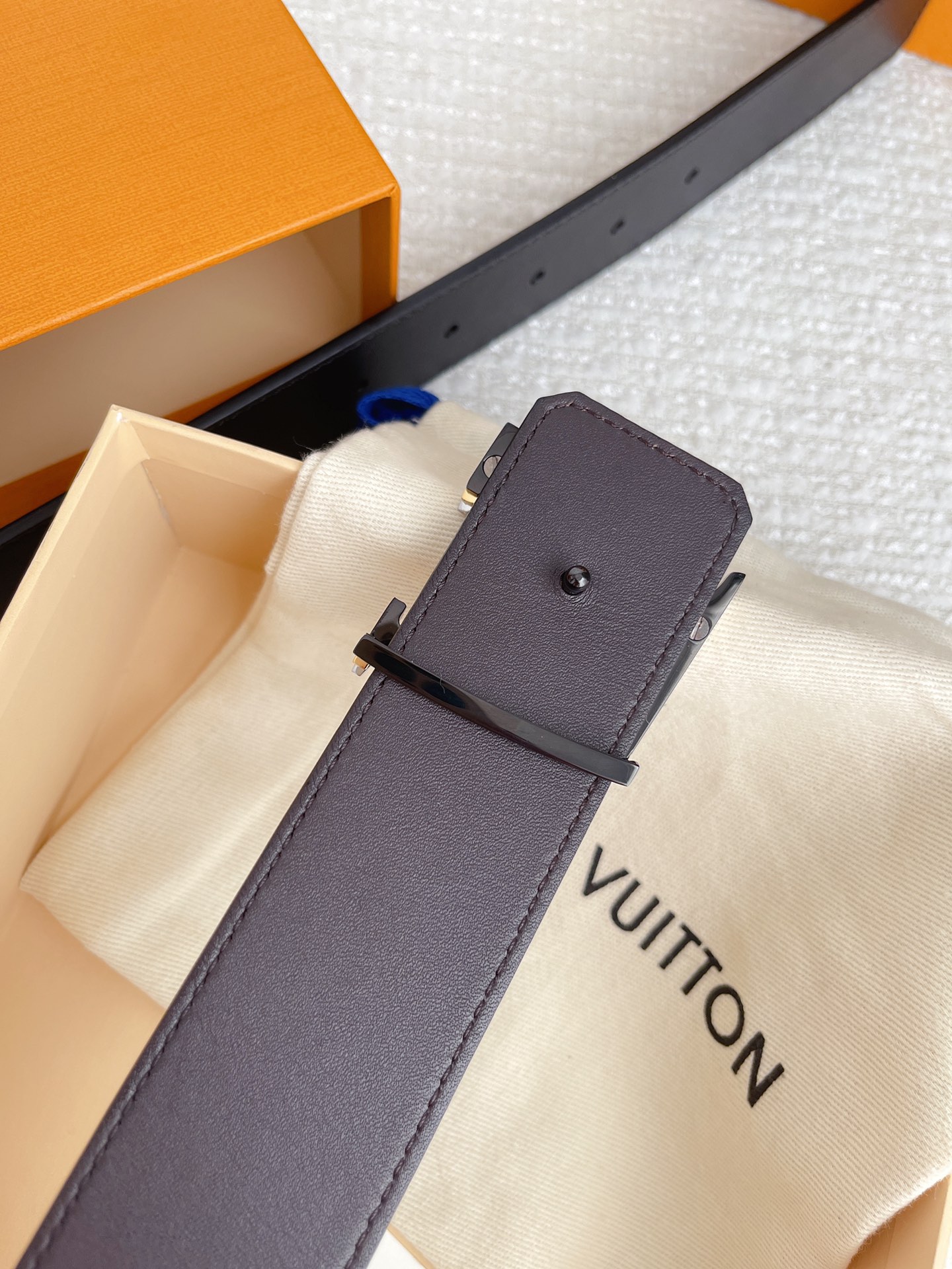 LOUIS VUITTO reversible plain belt