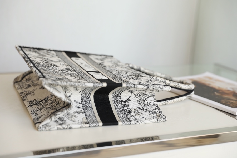 DIOR TOTE Dragonfly shopping bag