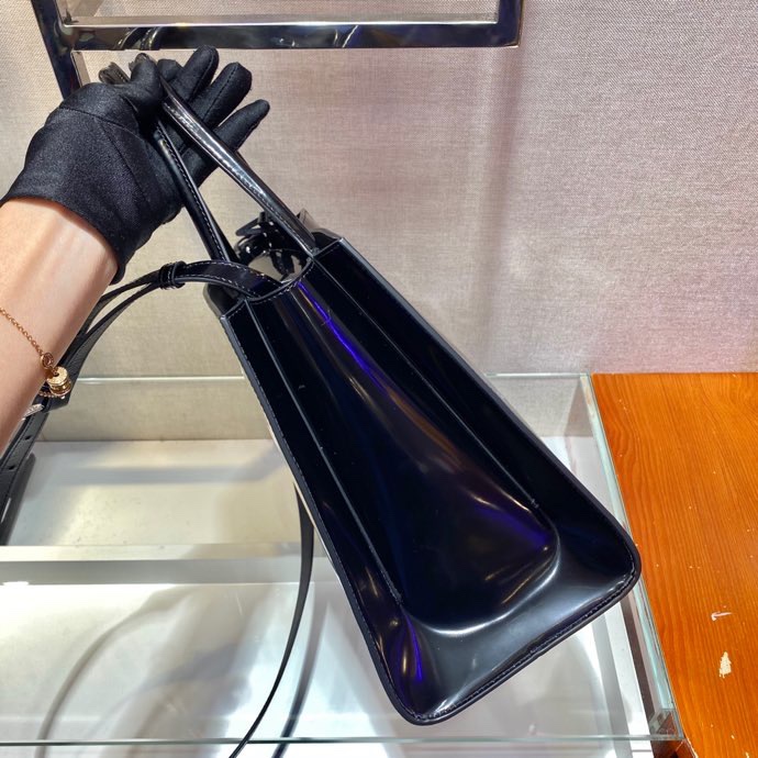 𝐏𝐑𝐀𝐃𝐀 New Model 1BA321