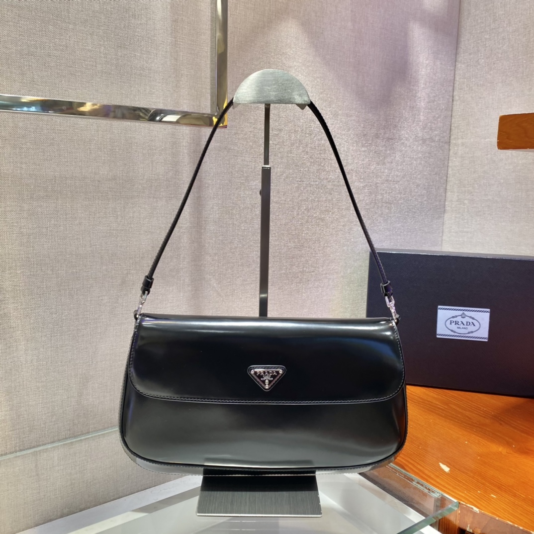 𝐏𝐑𝐀𝐃𝐀 New long underarm bag