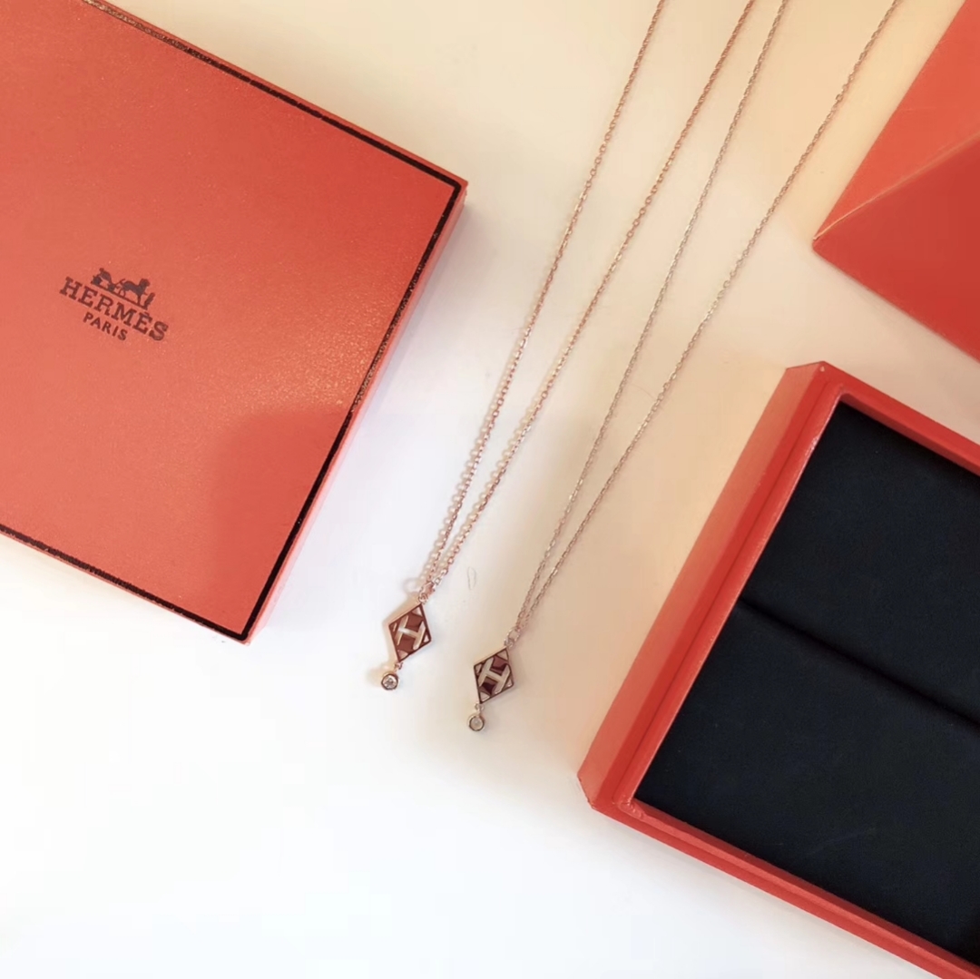 Hermes necklace
