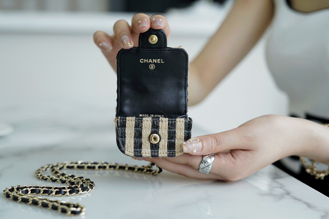 𝗖𝗛𝗔𝗘𝗡𝗟✦2021 𝗦𝘀 New spring and summer products Lafite series ◆ʚCute and lovely straw 𝙈𝙞𝙣𝙞 earphone bag