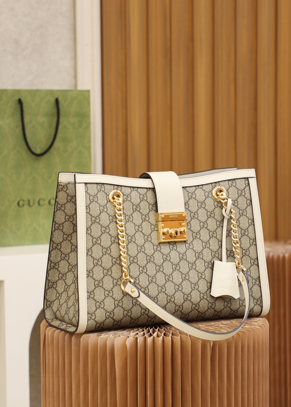 GUCCI 𝐏𝐚𝐝𝐥𝐨𝐜𝐤 series medium original leather #479197