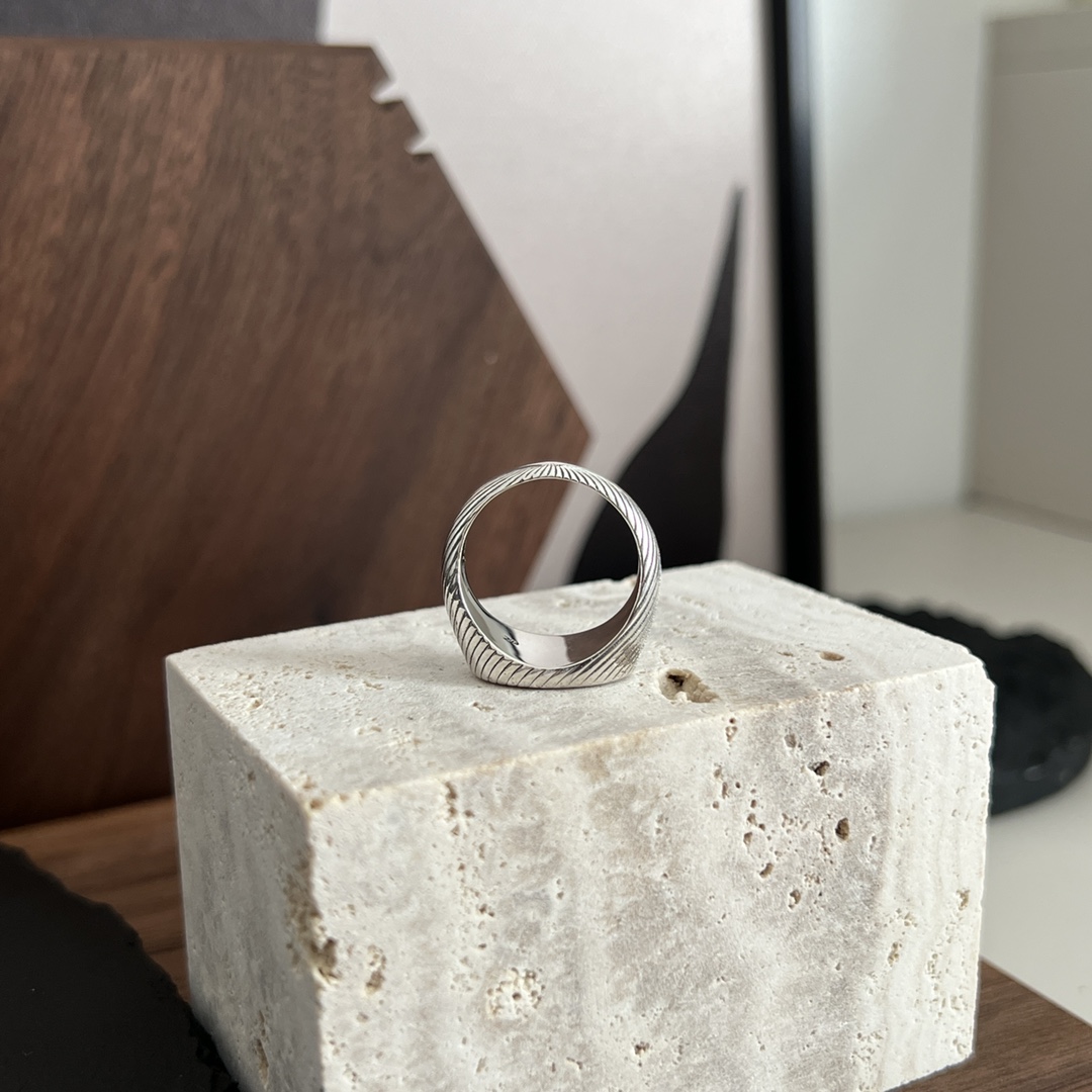 𝐆𝐮𝐜𝐜𝐢 925 Sterling Silver Double G Ring