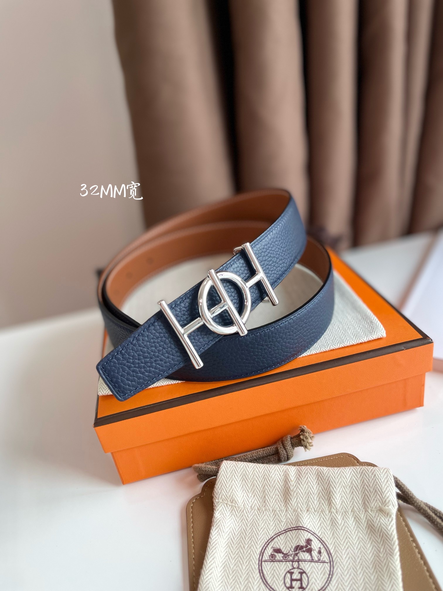 Hermes  ULYSSE BELT BUCKLE & REVERSIBLE LEATHER STRAP