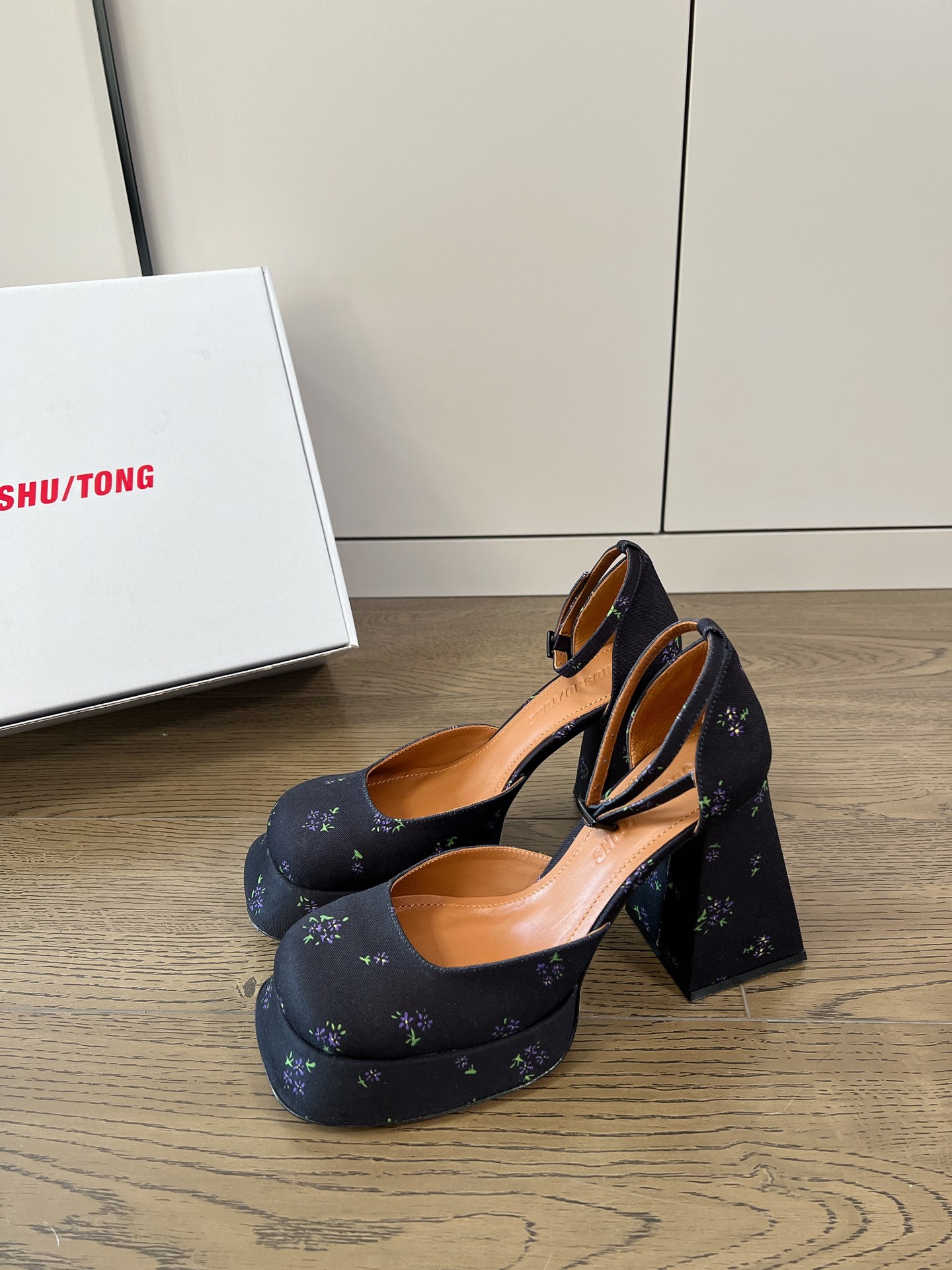 𝐒𝐇𝐔𝐒𝐇𝐔𝐓𝐎𝐍𝐆｜𝟐𝟎𝟐𝟑/𝐒𝐒 𝐧𝐞𝐰 Exclusive niche SHUSHU/TONG 23/thick bottom Mary Jane