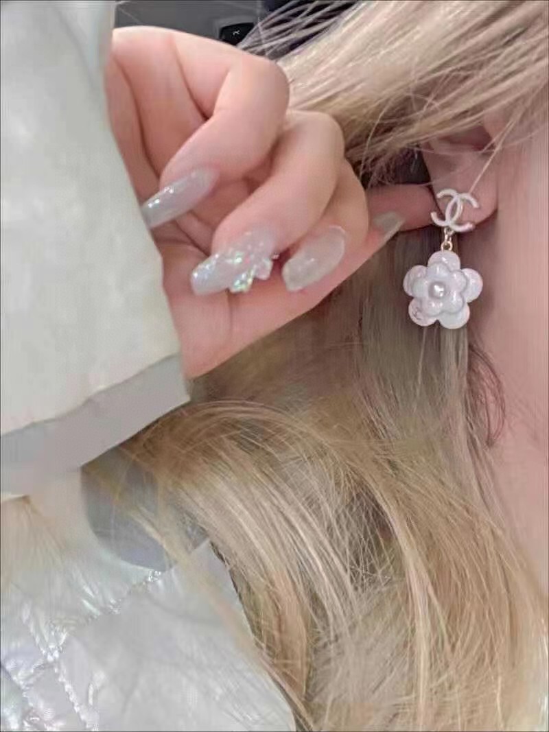 CHANEL🇫🇷Xiaoxiang three-dimensional letter camellia pearl stud earrings earrings jewelry