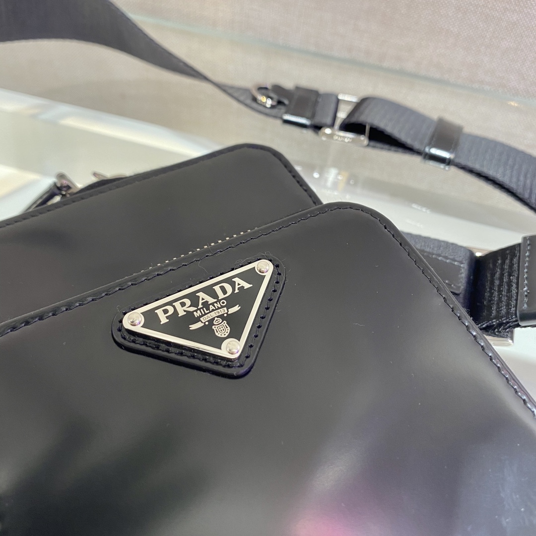 𝐏𝐑𝐀𝐃𝐀 New cell phone bag 2ZH126