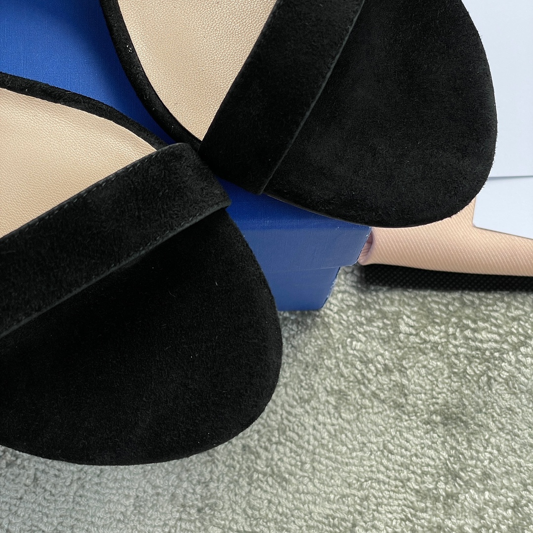 Stuar*t weitzma*n sandals