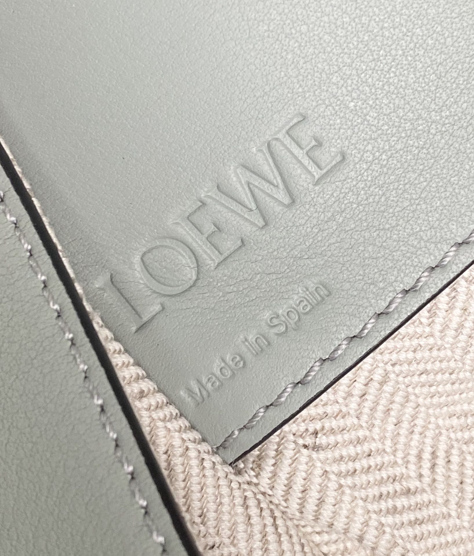 LOEWE   hammock bag