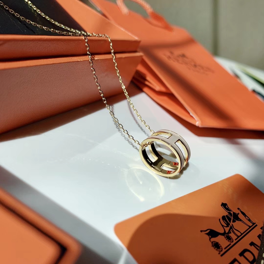 Hermes necklace