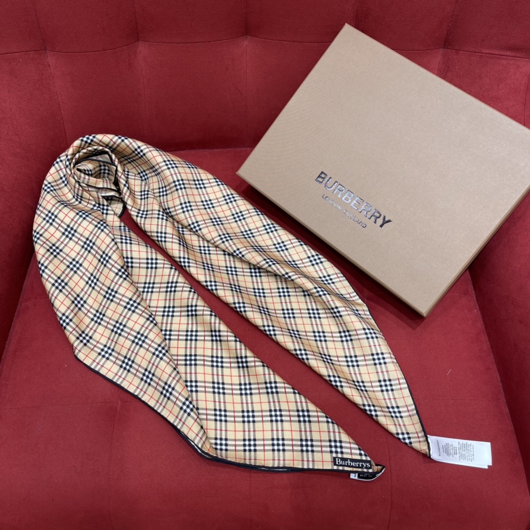 Burberry Perpetual Check 100% silk twill