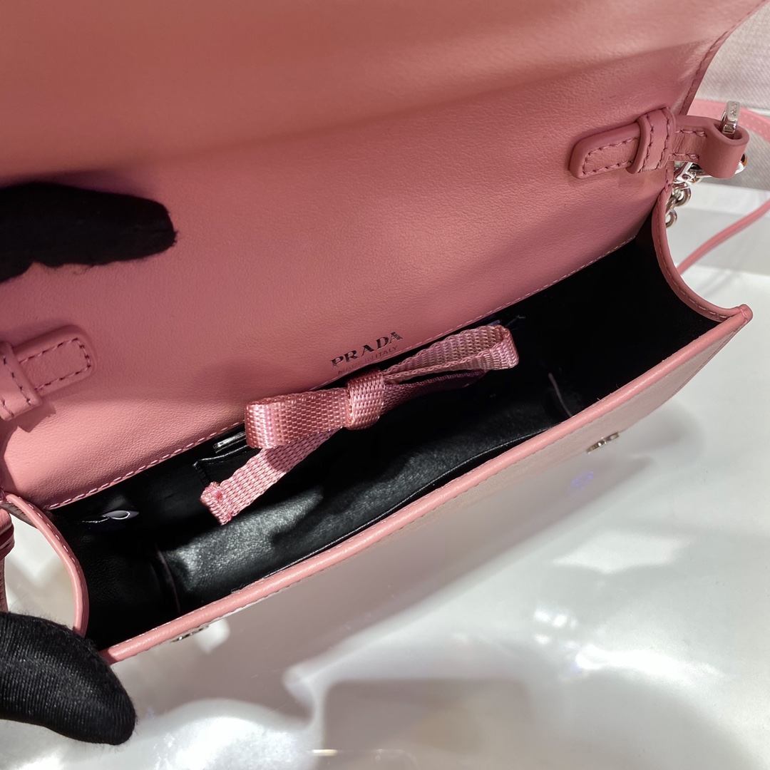 𝐏𝐑𝐀𝐃𝐀 1BP019 Crossbody bag
