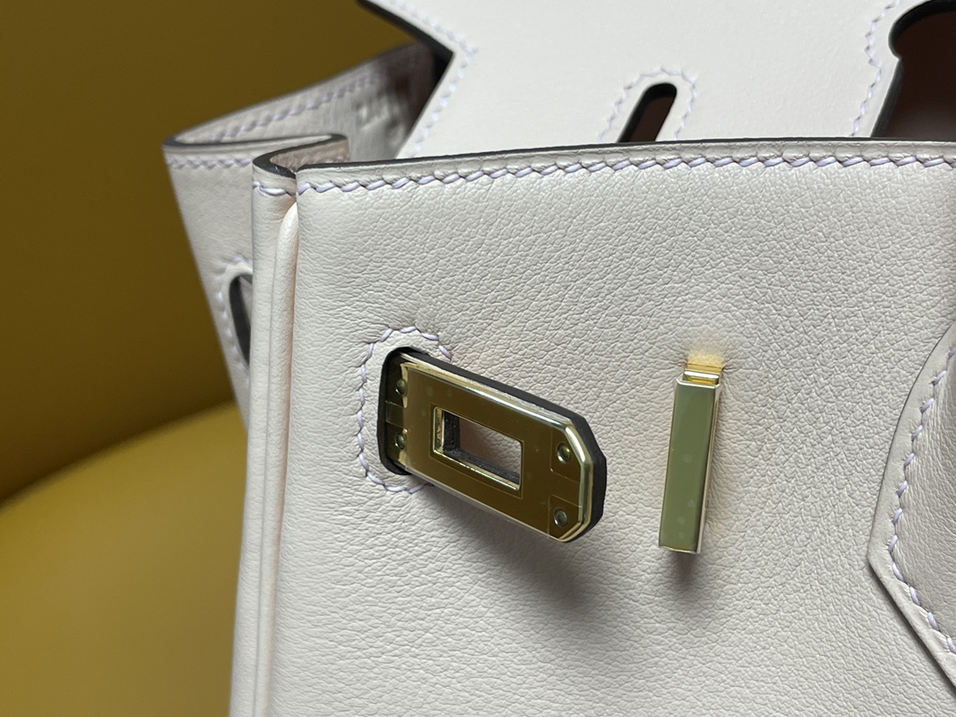 Bk25 p1 Rose Powder Swift Gold Button