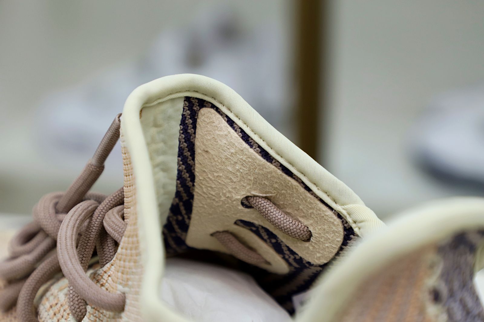 YEEZY BOOST 350 V2 ASH PEARL