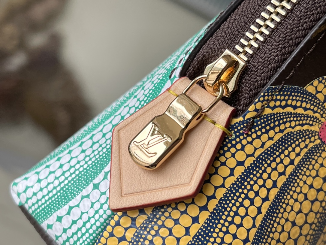 𝐋𝐎𝐔𝐈𝐒 𝐕𝐔𝐈𝐓𝐓𝐎𝐍      M46472