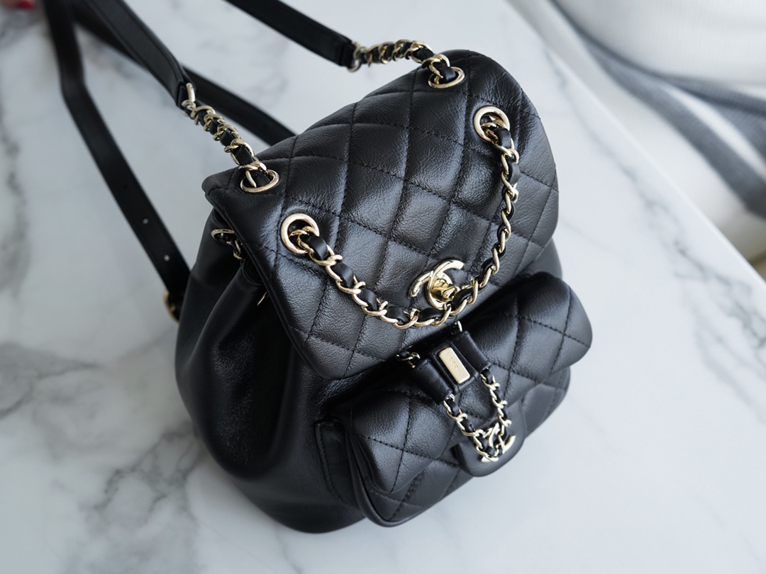 𝗖𝗛𝗔𝗘𝗡𝗟✦ New 𝐃𝐮𝐦𝐚 shoulder bag black