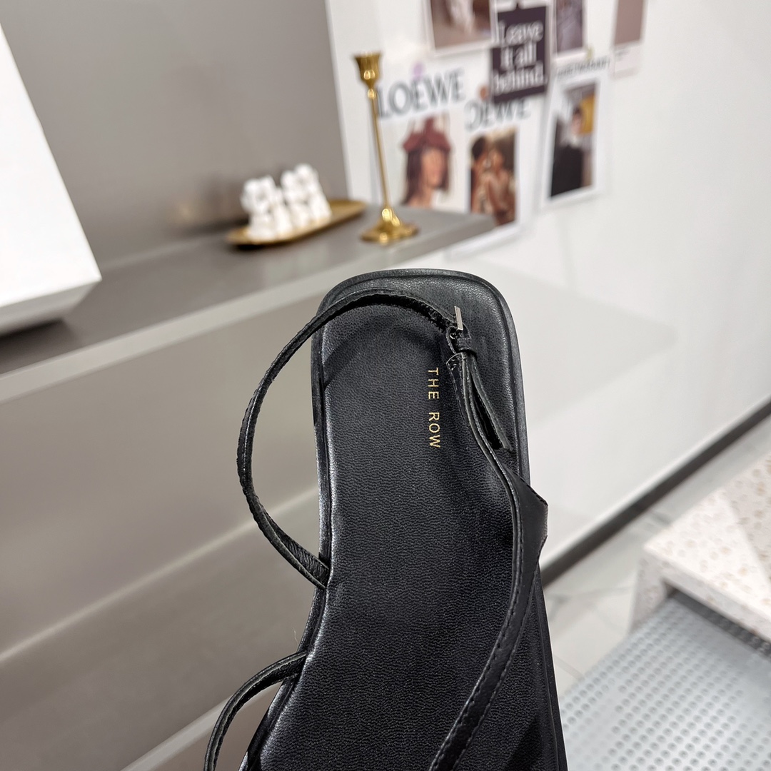 𝐓𝐇𝐄 𝐑𝐎𝐖｜𝟐𝟎𝟐𝟐/𝐒𝐒 𝐧𝐞𝐰 New The row 2022/fw Retro Minimalist Sandals