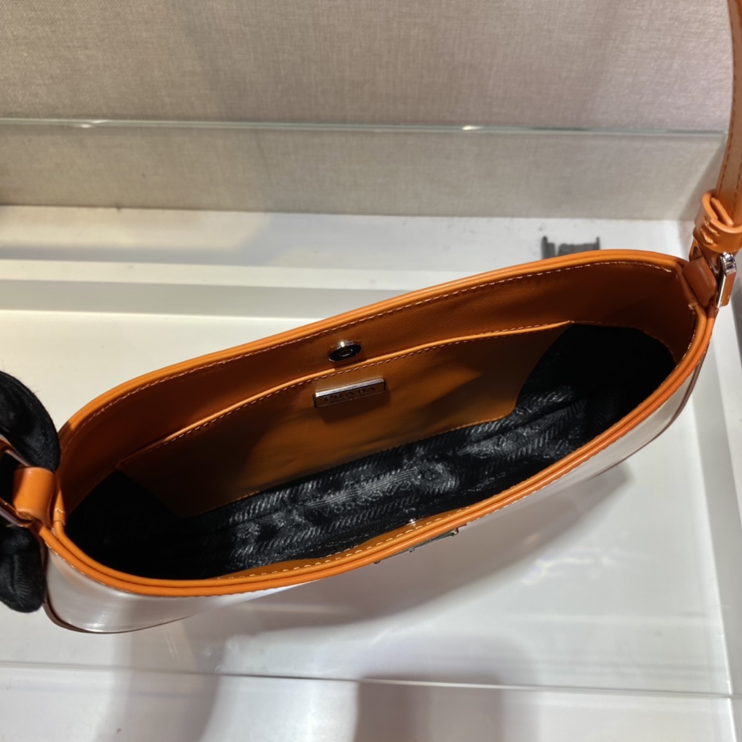 𝐏𝐑𝐀𝐃𝐀 New Underarm Bag 1BC499