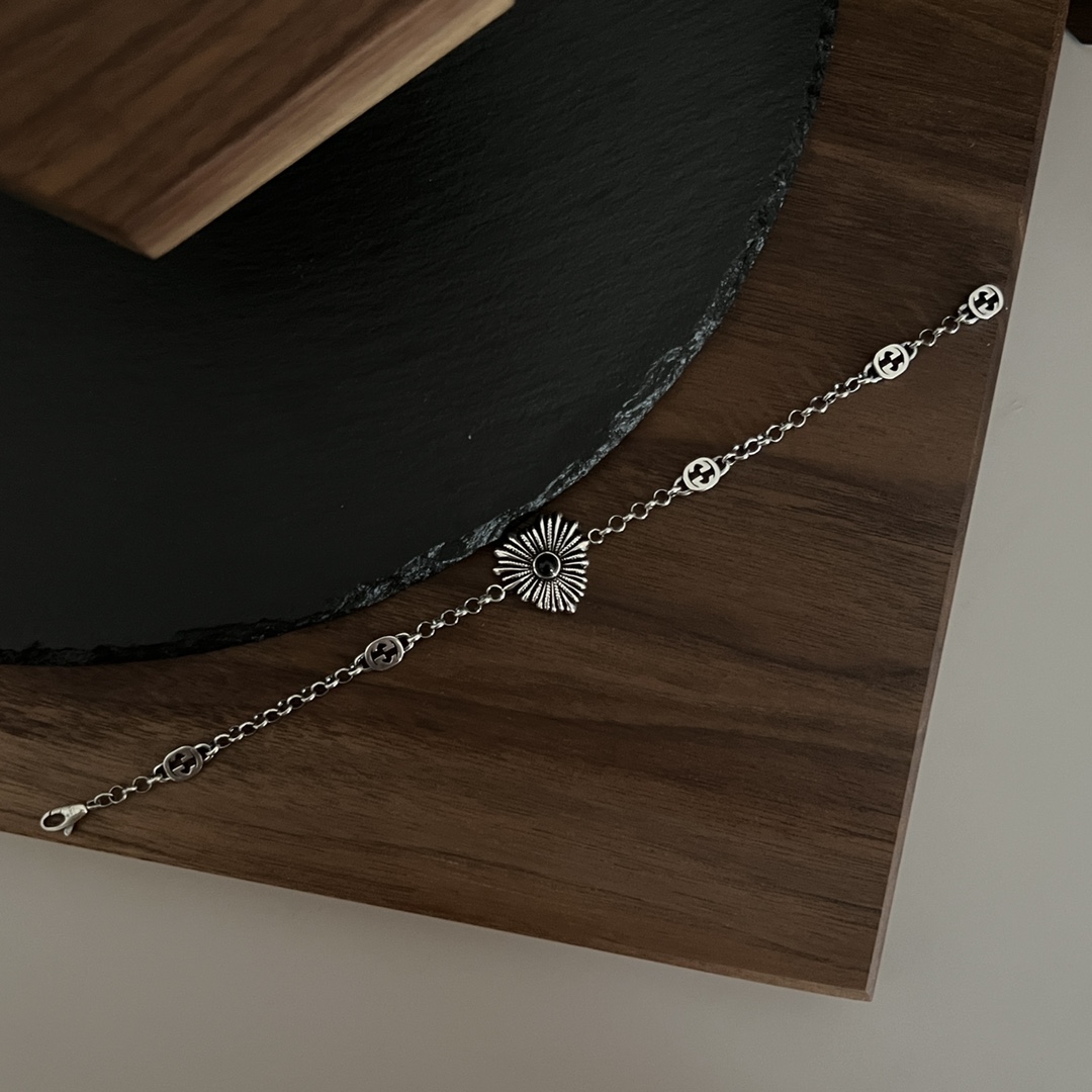 𝐆𝐮𝐜𝐜𝐢 925 Sterling Silver Interlocking Double G Black Shell Love Bracelet