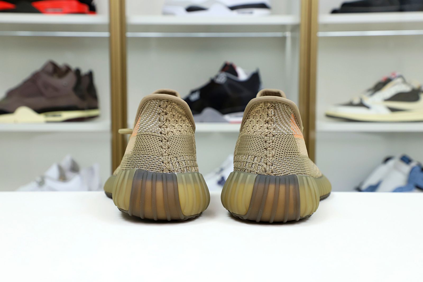 Yeezy boost 350 v2 sand