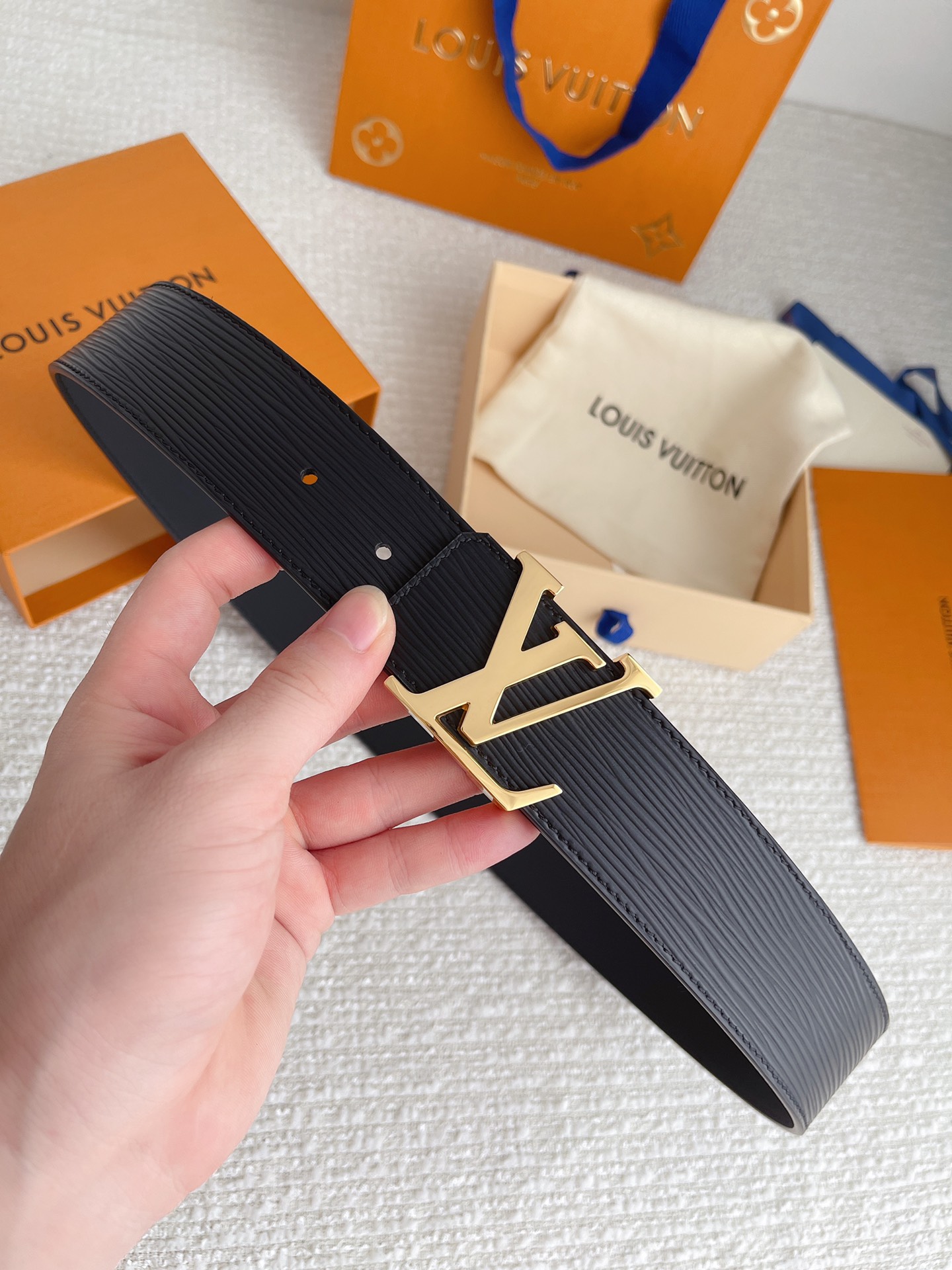 LOUIS VUITTO men's counter quality water ripple belt