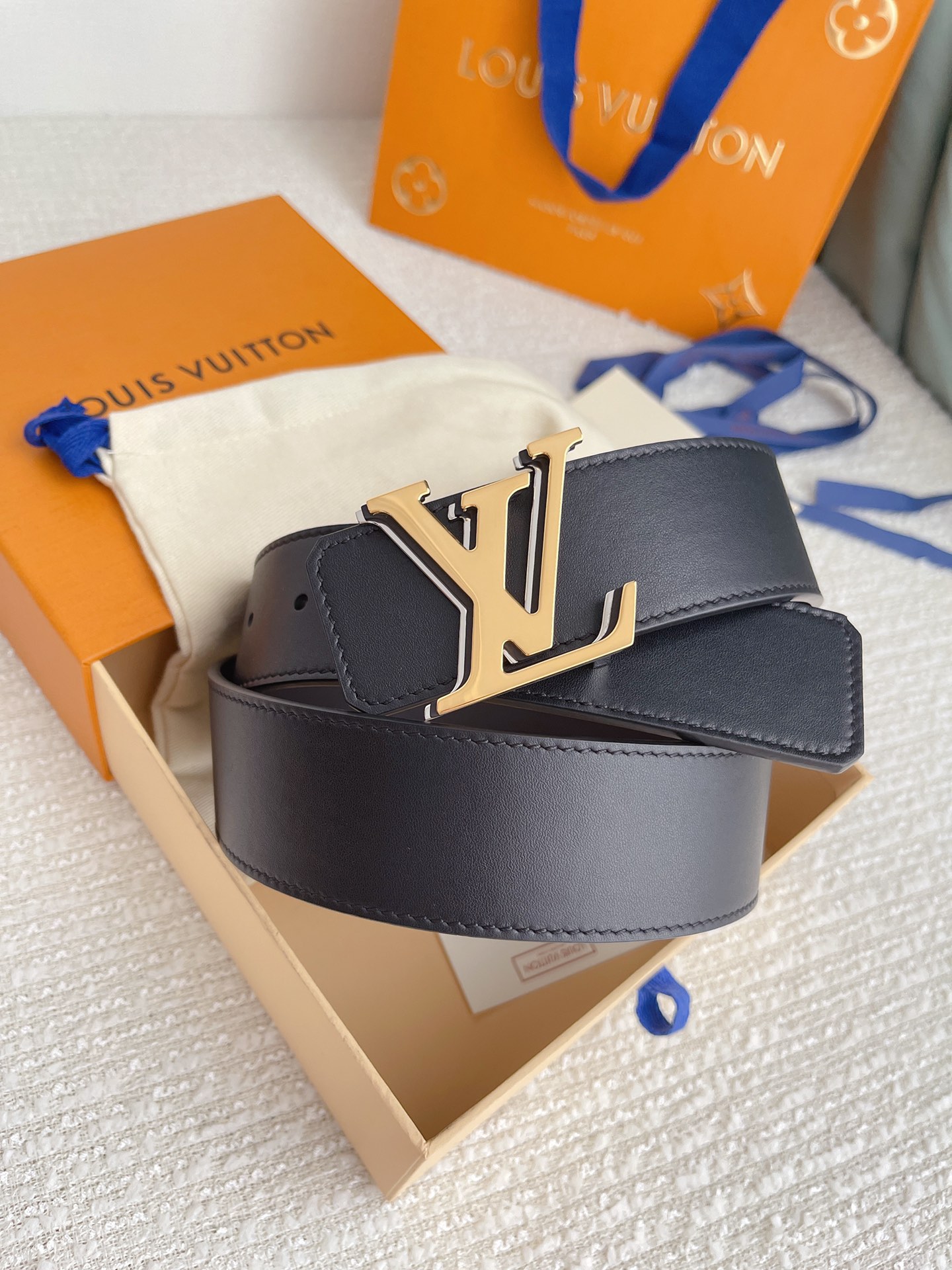 LOUIS VUITTO reversible plain belt
