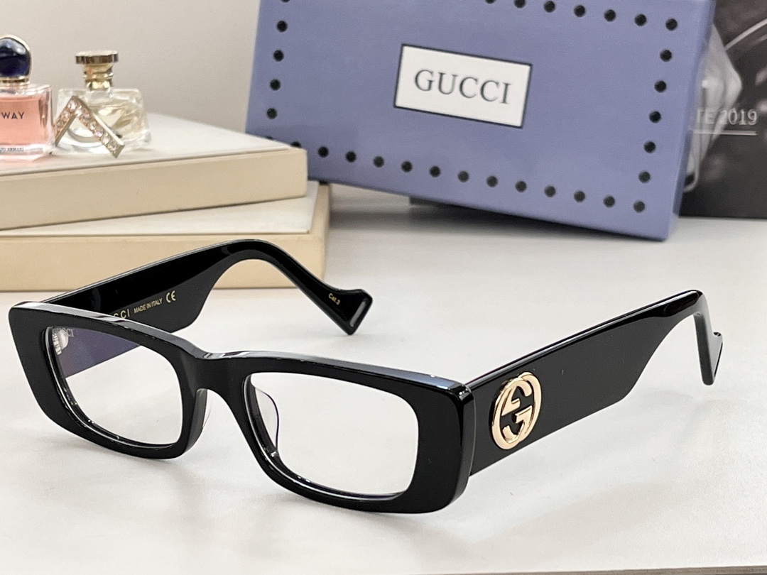 GUCCI GG0516S