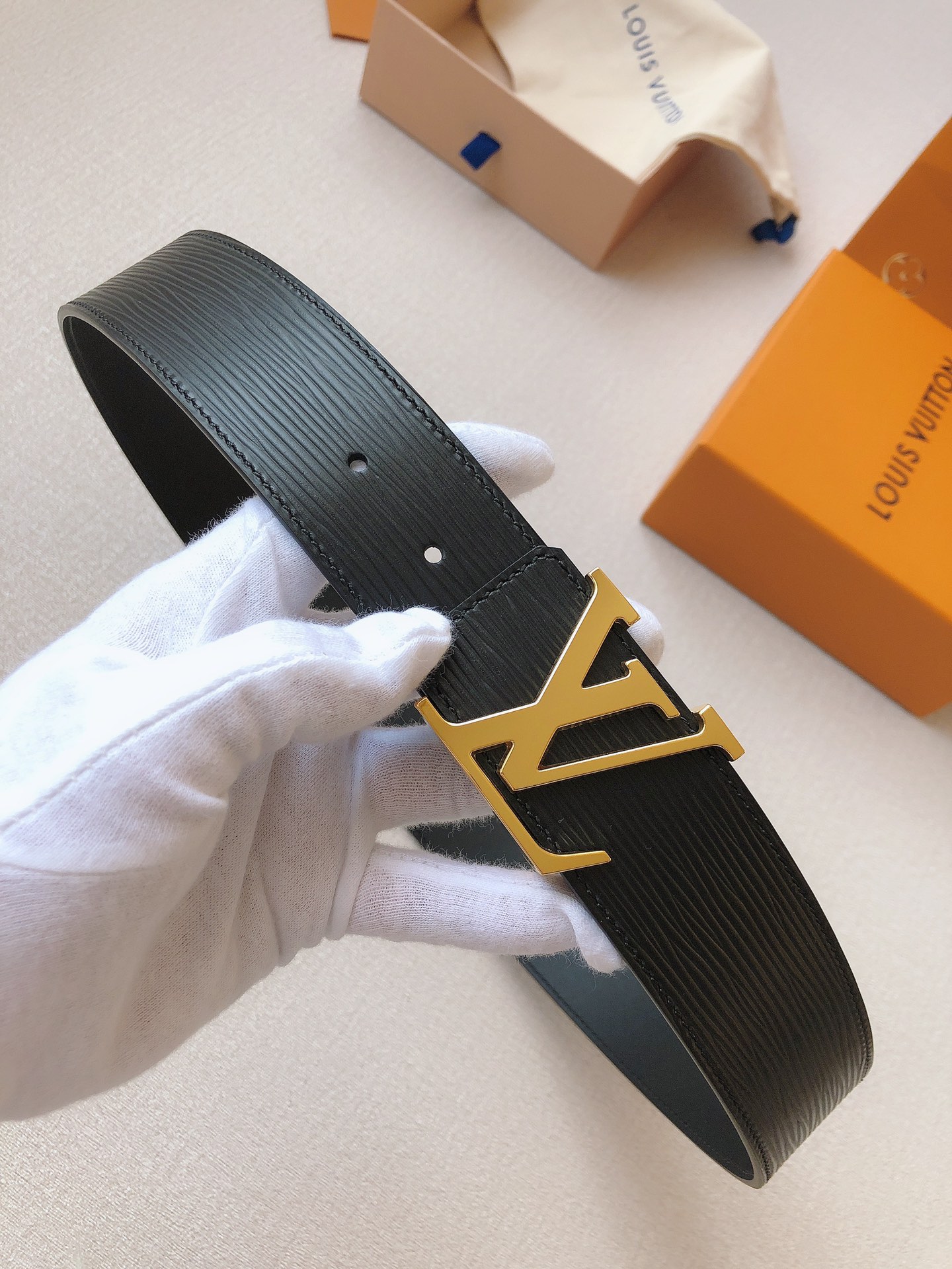 LOUIS VUITTO initials belt