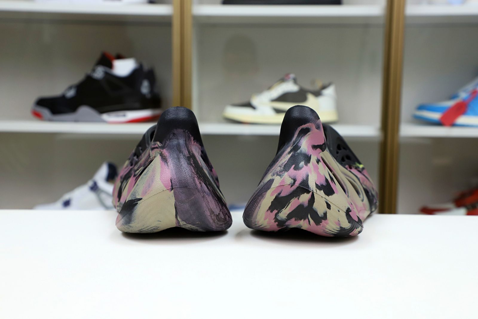 YEEZY FOAM RUNNER MX CARBON 2022 (IG9562)