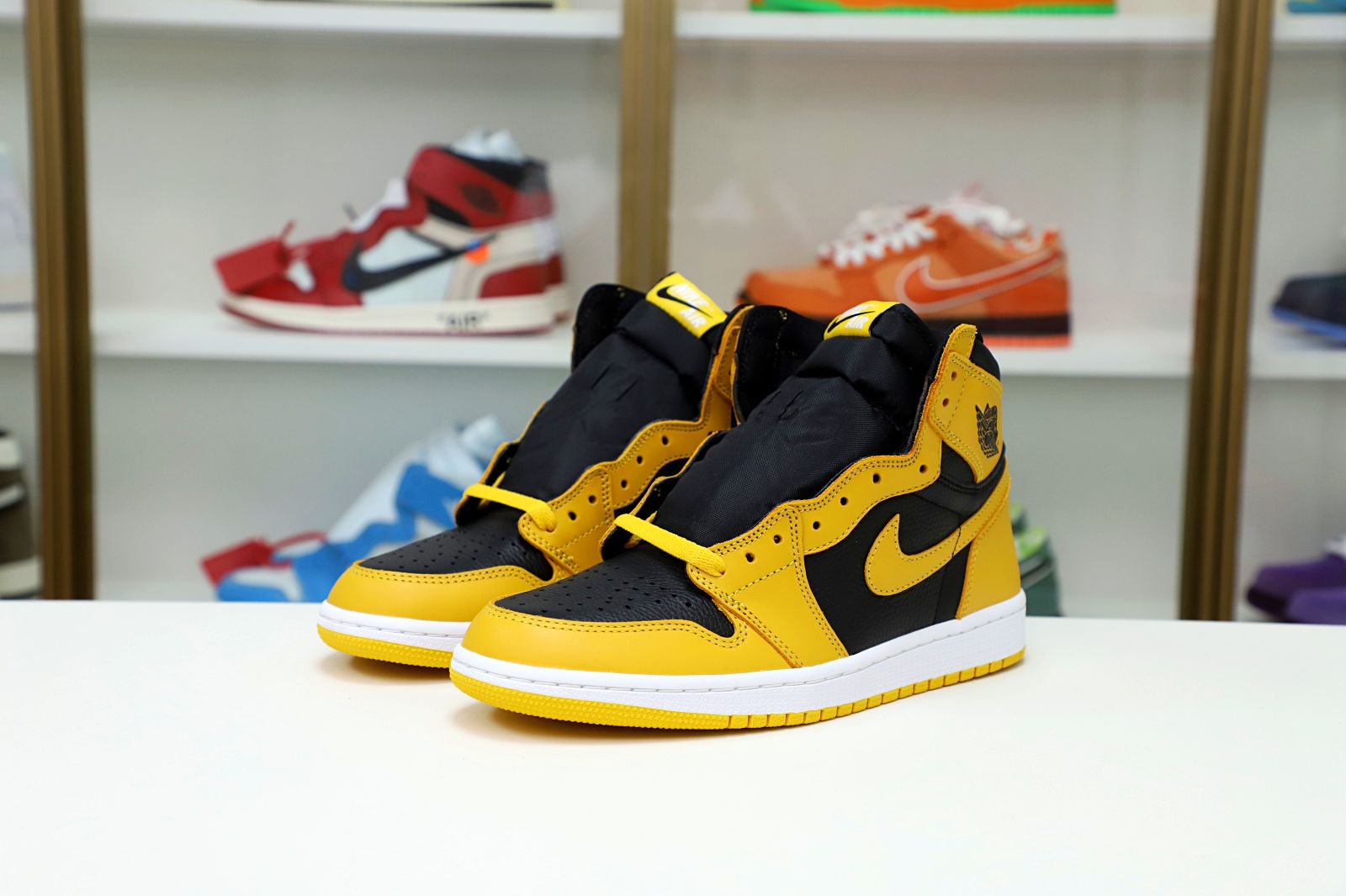 AIR JORDAN 1 HIGH RETRO OG POLLEN