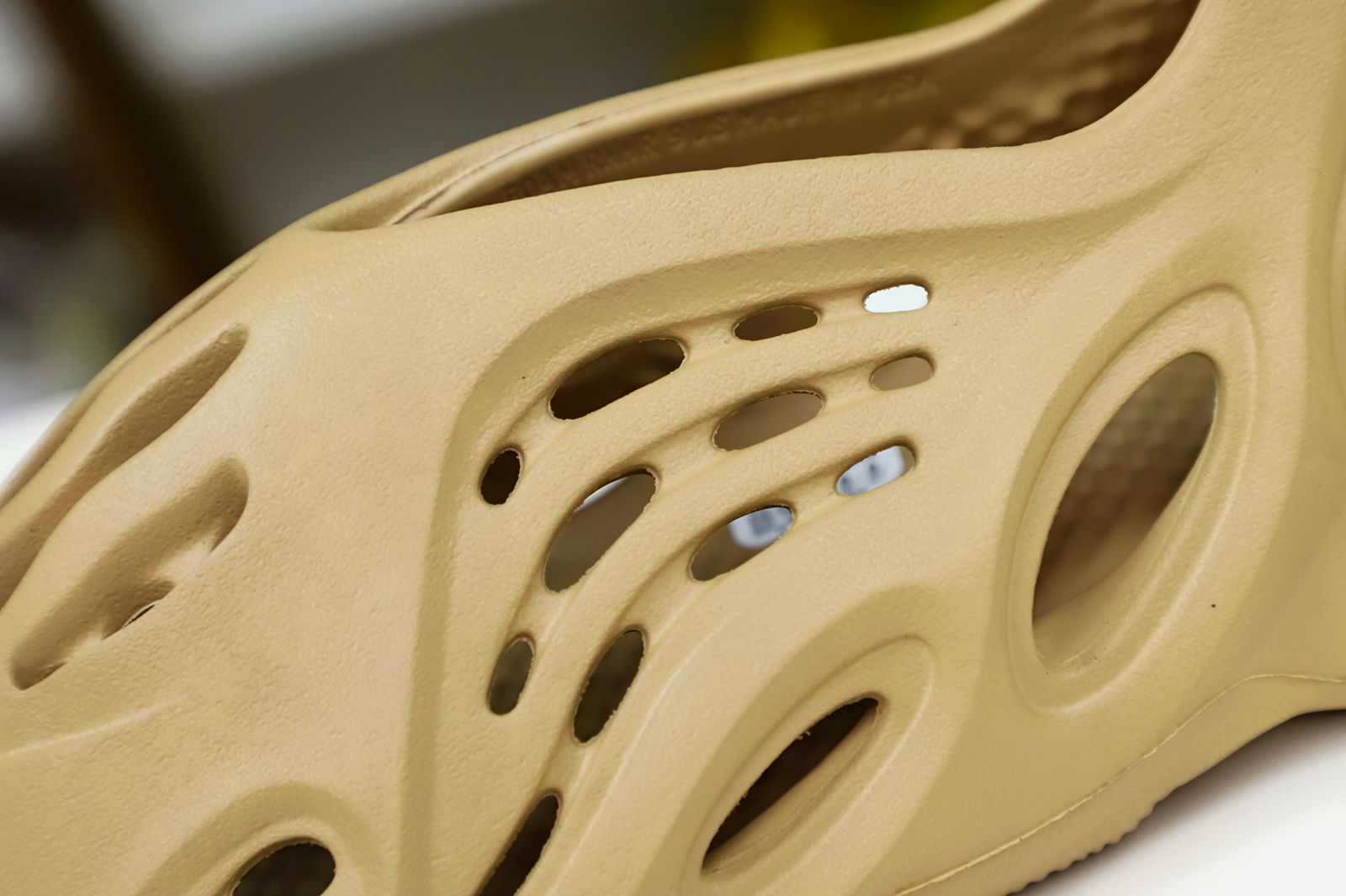 YEEZY FOAM RUNNER OCHRE