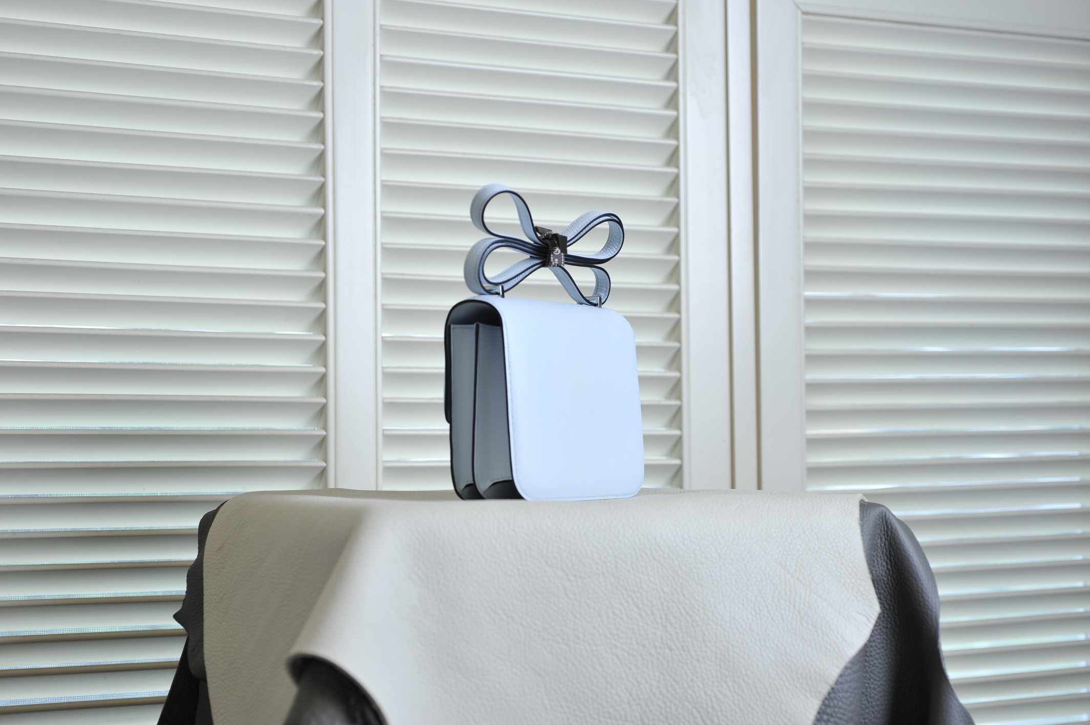 Kangkang 19 haze blue silver buckle epsom leather