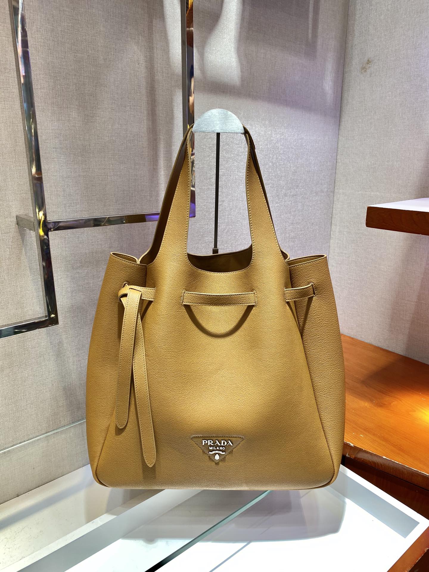 𝐏𝐑𝐀𝐃𝐀 New shopping bags