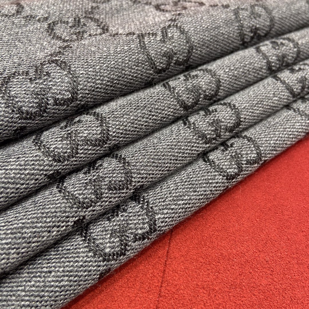 GUCCI Double-sided three-dimensional jacquard 100% wool