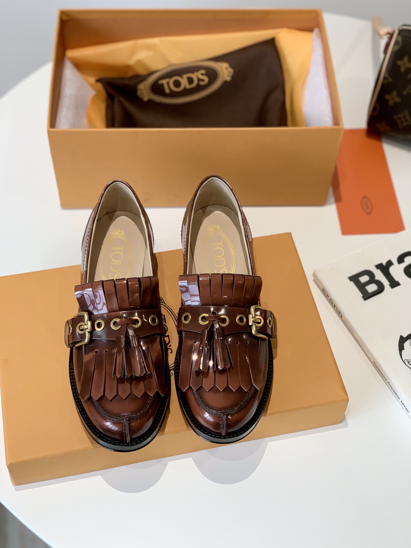 TOD'S 𝙏𝙊𝘿𝙎 2020FW new tasseled Le Fu shoes ✔️ buckle design retro literary ✔️