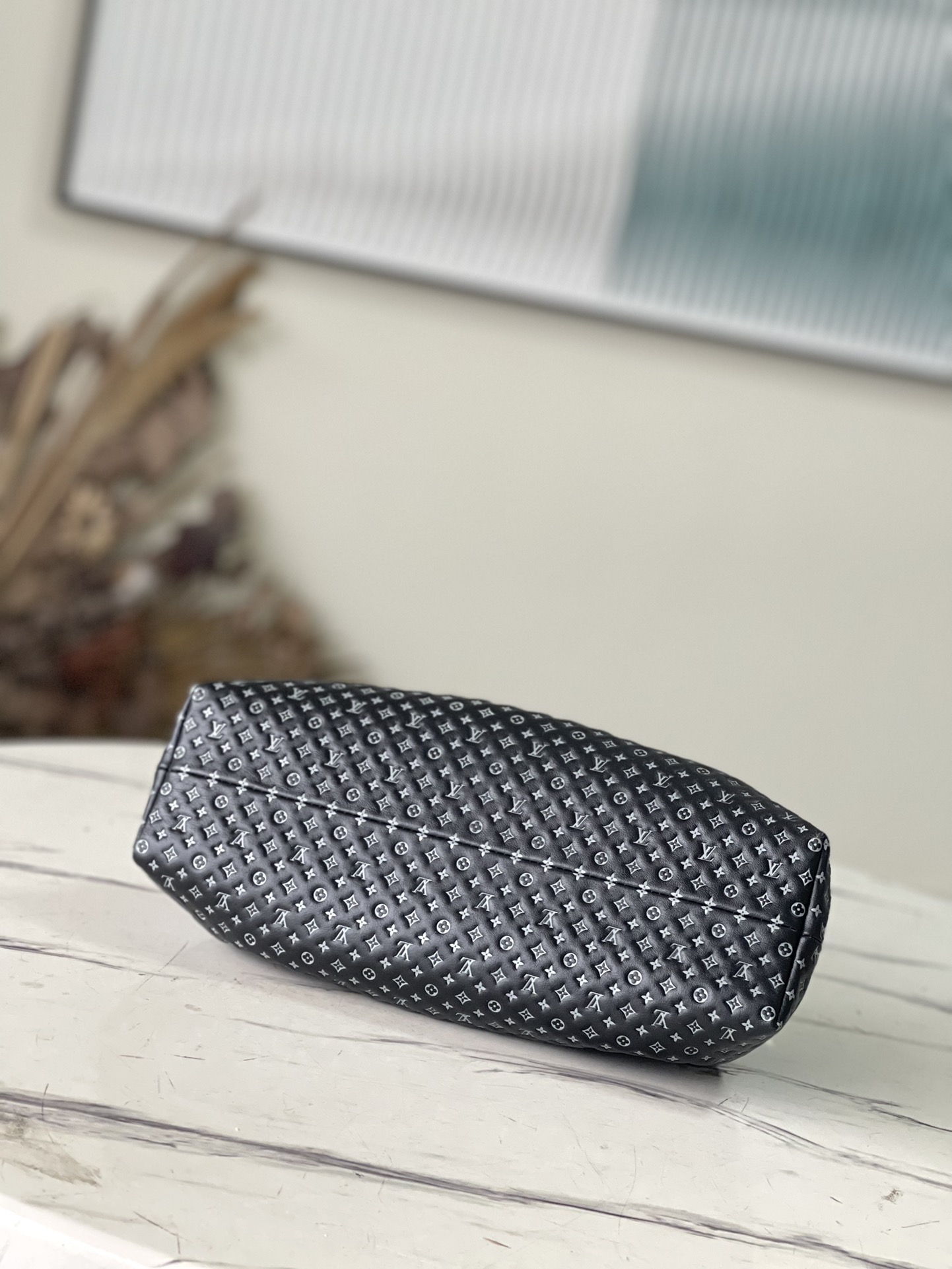 𝐋𝐎𝐔𝐈𝐒 𝐕𝐔𝐈𝐓𝐓𝐎𝐍     M22326