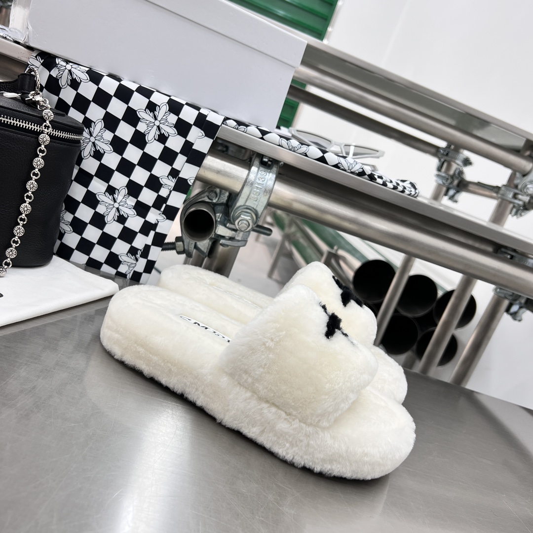 𝐒𝐌𝐅𝐊｜𝟐𝟎𝟐𝟐/𝐒𝐒 𝐧𝐞𝐰 Thick sole woolen slippers Sheepskin padded feet logo clearly visible Customized rubber non-slip outsole
