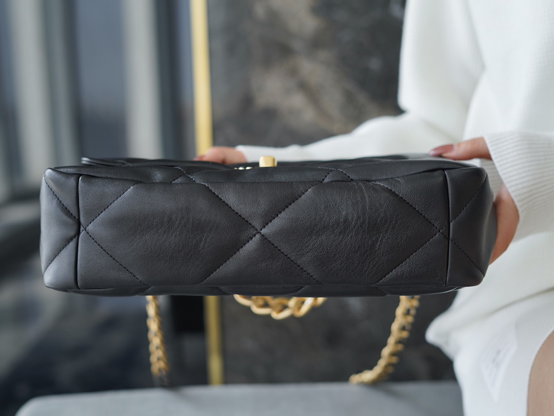 𝗖𝗛𝗔𝗡𝗘𝗟 ❶❾ 𝗕𝗔𝗚 Original lambskin series ❥ Genuine leather ❥ Medium ❥ Classic black