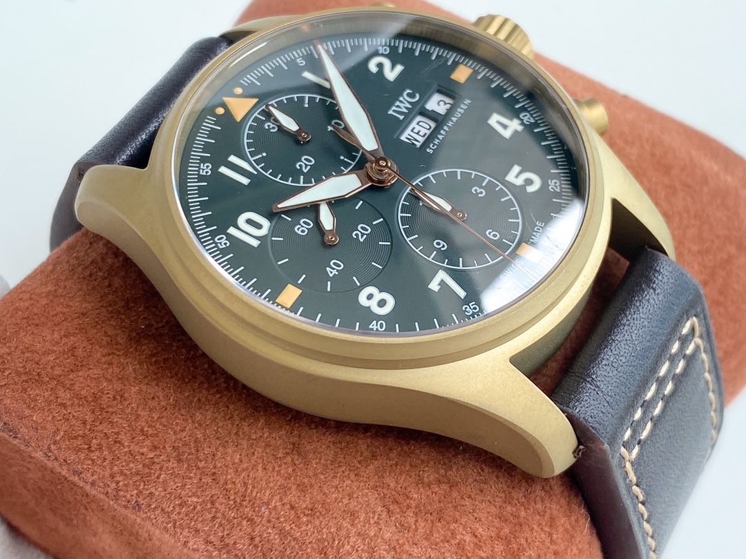 IWC- Spitfire Pilot's Watch Chronograph Movement: the powerful and stable Shanghai caliber 7750