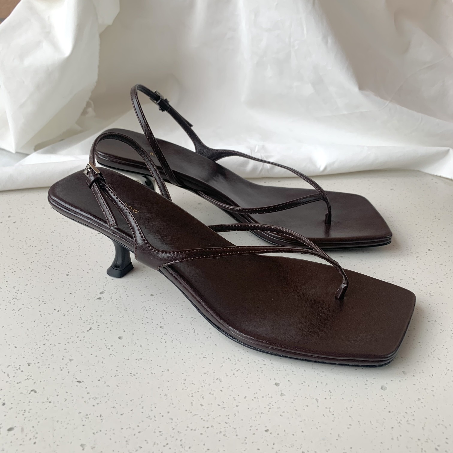 THE ROW | 𝟐𝟎𝟐𝟏/𝐒𝐒 𝐧𝐞𝐰 21/spring/summer clip-on sandals- Bespoke exclusive imported sheepskin