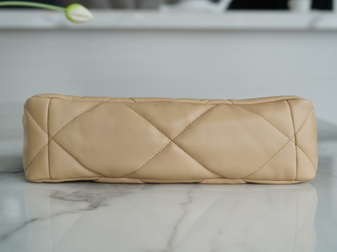 𝗖𝗛𝗔𝗡𝗘𝗟 ❶❾ 𝗕𝗔𝗚 Original lambskin series ❥ Genuine leather ❥ Medium ❥ Apricot