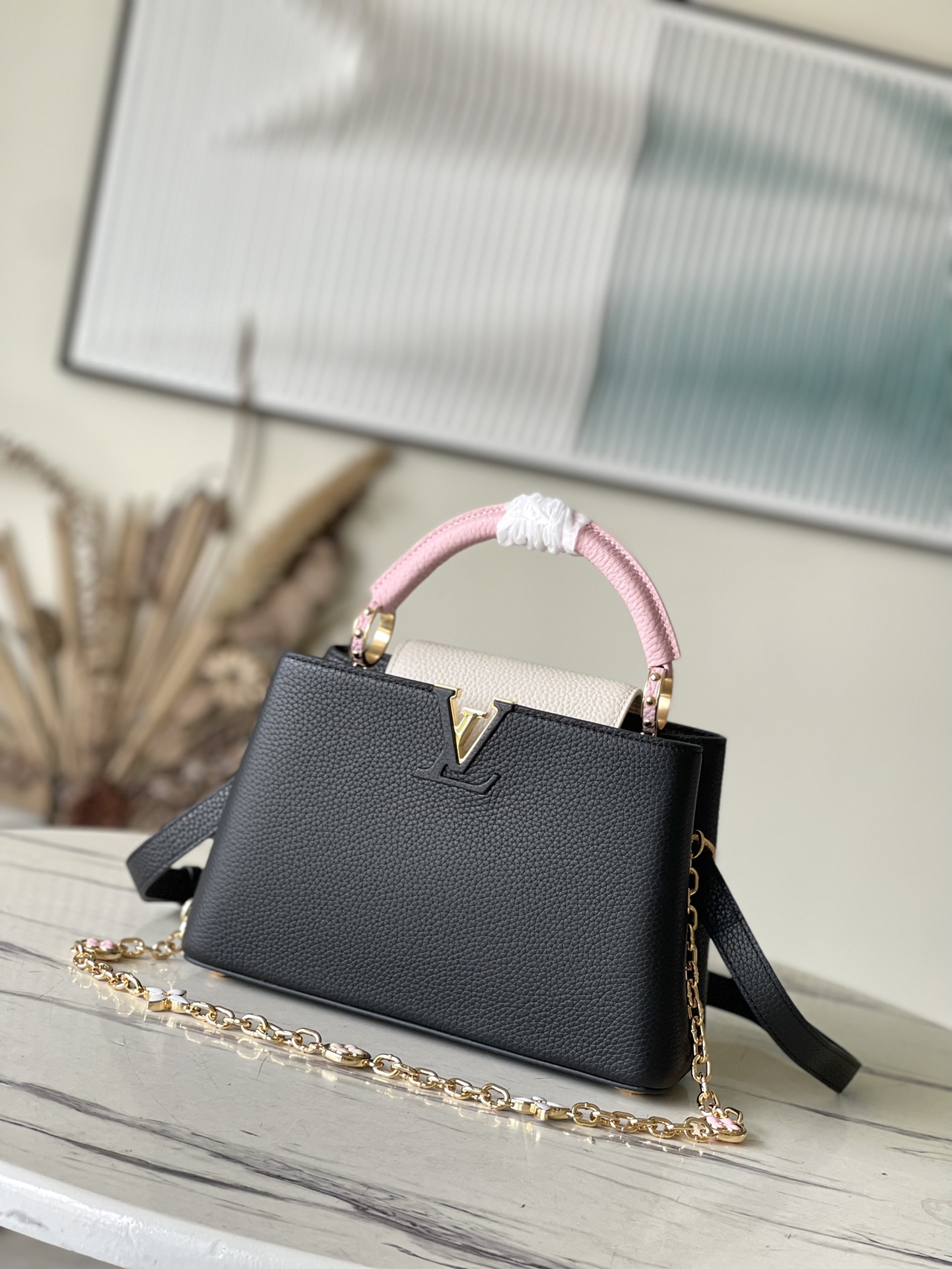 𝐋𝐎𝐔𝐈𝐒 𝐕𝐔𝐈𝐓𝐓𝐎𝐍 M22512 black color matching enamel floral chain