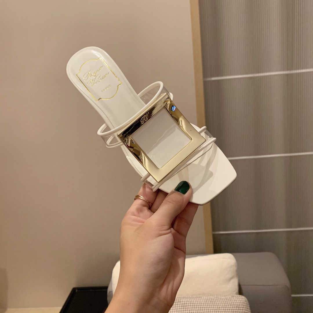 Roger vivier | 𝟐𝟎𝟐𝟏/𝐒𝐒 𝐧𝐞𝐰 2021 Summer Slippers Bikiviv' Metal Buckle PVC Mule Shoes