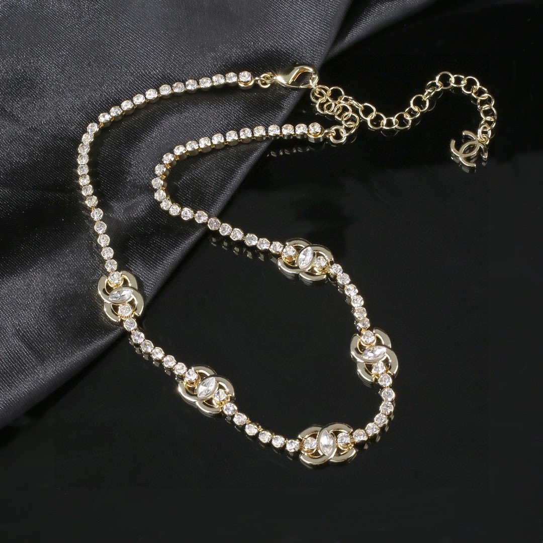 CHANEL🇫🇷Xiao Xiang New Crystal Necklace