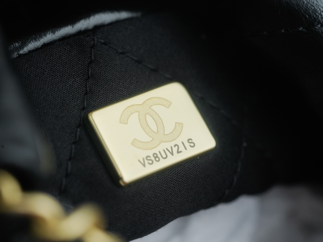 𝗖𝗛𝗔𝗡𝗘𝗟✦ 23S 22Mini bag black gold