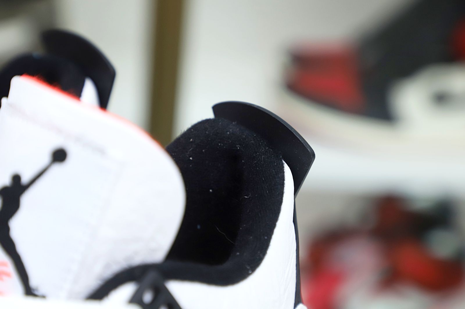 Jordan Air Jordan 4 Hot Lava